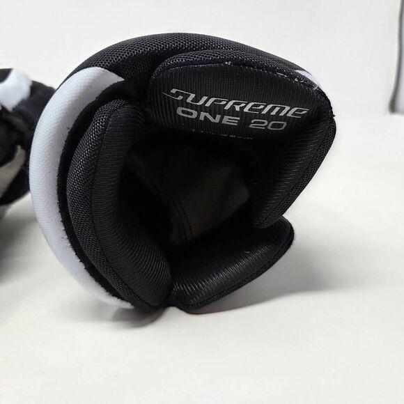 BAUER SUPREME ONE 20 JUNIOR 11" 28CM HOCKEY GLOVES BLACK WHITE - Picture 2 of 5